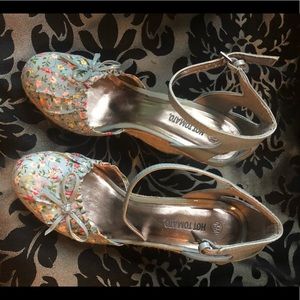 NEW: HOT TOMATO Espadrille wedge